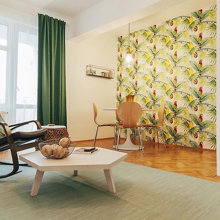 Old Town View Apartment Бухарест Экстерьер фото