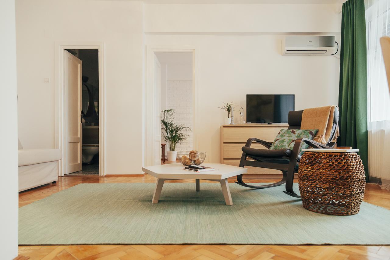 Old Town View Apartment Бухарест Экстерьер фото